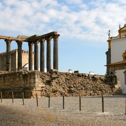 Yellow Cab TT Tours - Private Tour to Évora Roman Temple, also known as Diana's Temple, which is around 2000 years old.