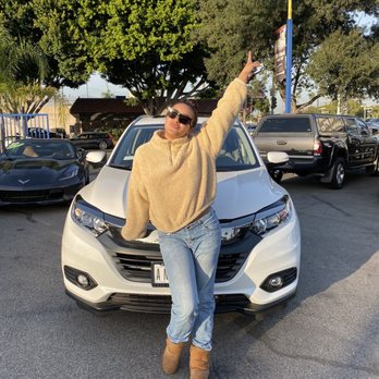 Future Auto Sales - Fully Loaded HONDA HR-V ! - Car Dealers Near Me - Glendale, California Future Auto Sales - Fully Loaded HONDA HR-V ! - Car Dealers Near Me - Glendale, California