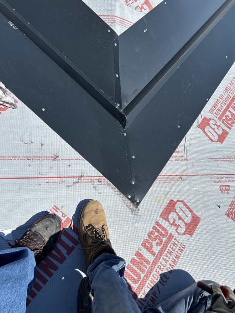 Slide of Geo' Metal And Gutters