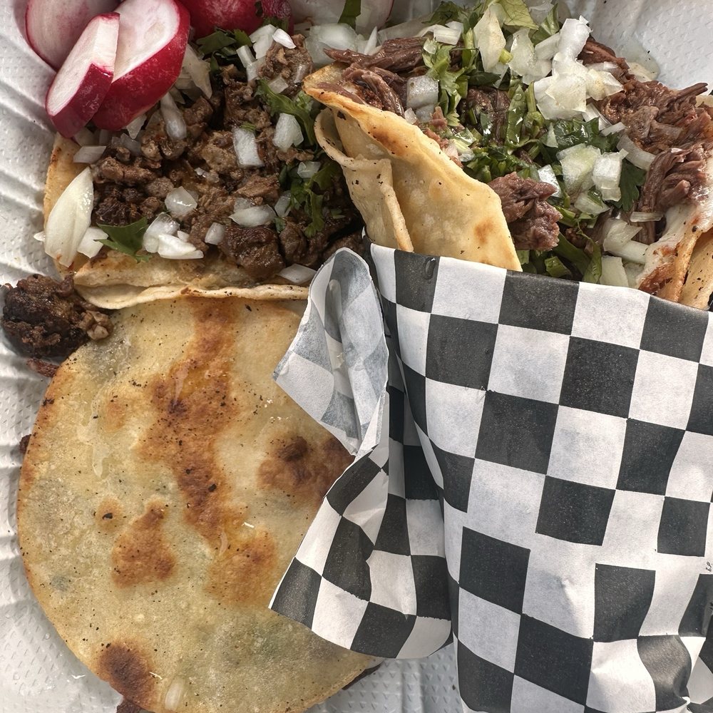 Tacos El Primo Rafa - 1 taco, 1 super taco, 1 quesadilla - Food Trucks Near Me - Bay Point, California