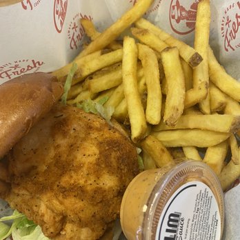Slim Chickens - American Near Me - London, XGL
