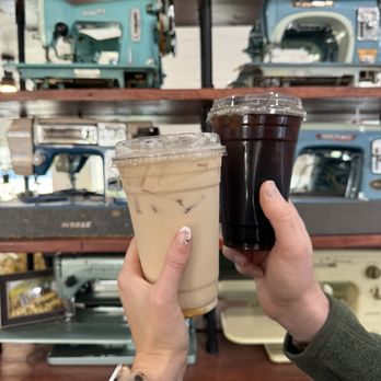 Bee’s Bakery Cafe - Iced pumpkin chai (left), iced cold brew (right) - Bakeries Near Me - Oakhurst, California Bee’s Bakery Cafe - Iced pumpkin chai (left), iced cold brew (right) - Bakeries Near Me - Oakhurst, California
