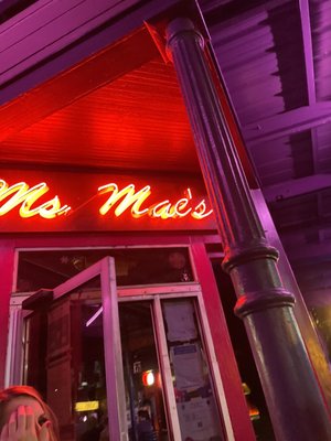 Ms. Mae's by null