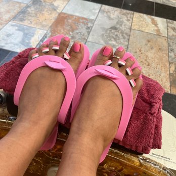 Rose Nails In Green - Been a LONG time . Felt sooooo good. - Nail Salons Near Me - Akron, Ohio Rose Nails In Green - Been a LONG time . Felt sooooo good. - Nail Salons Near Me - Akron, Ohio