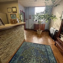 Block Harvey M DMD - Front walk-in