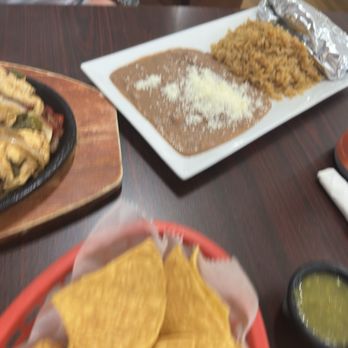 Tacos El Gordo - Chicken fajitas with refried beans and rice - Mexican Near Me - Ephrata, Pennsylvania Tacos El Gordo - Chicken fajitas with refried beans and rice - Mexican Near Me - Ephrata, Pennsylvania