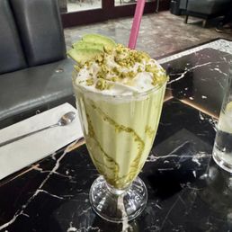 Avocado smoothie with pistachios Avocado smoothie with pistachios
