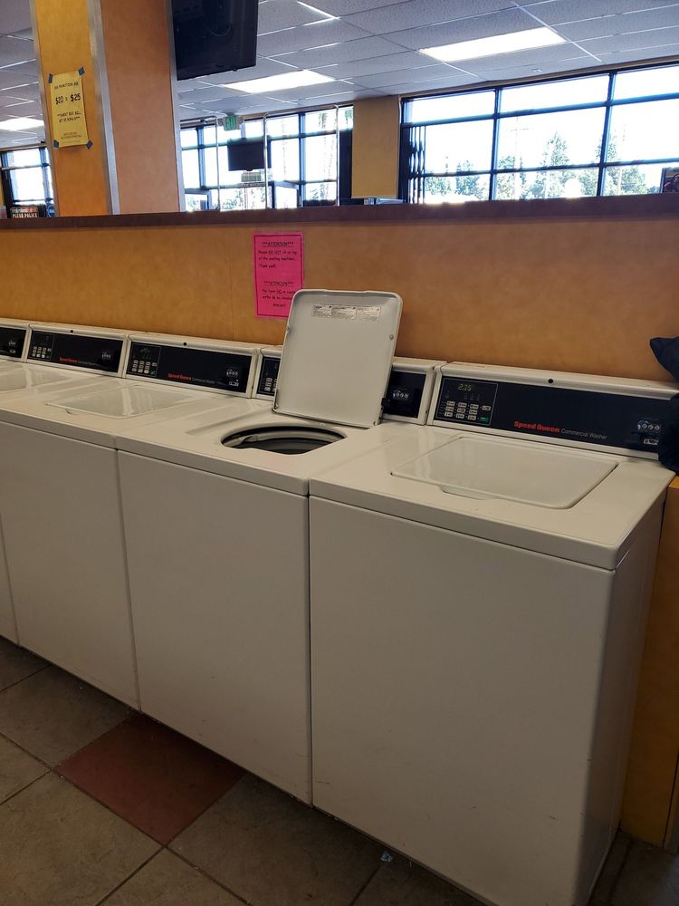 SPINCYCLE COIN LAUNDRY Updated July 2024 28 Photos & 11 Reviews