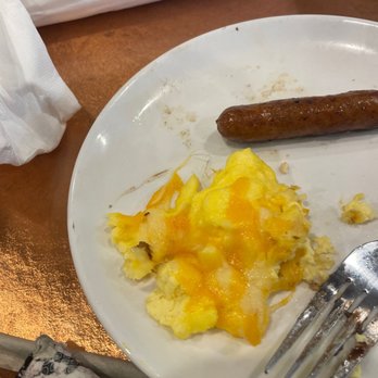Another Broken Egg Cafe - Cold dry eggs - Cafes Near Me - Memphis, Tennessee