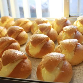 Jenny Bakery - a tray of freshly baked bread rolls - Bakeries Near Me - Los Angeles, California Jenny Bakery - a tray of freshly baked bread rolls - Bakeries Near Me - Los Angeles, California