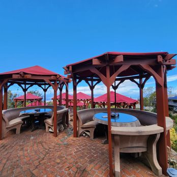 Kula Lodge & Restaurant - These tables outside are so awesome! - Breakfast & Brunch Near Me - Kula, Hawaii Kula Lodge & Restaurant - These tables outside are so awesome! - Breakfast & Brunch Near Me - Kula, Hawaii