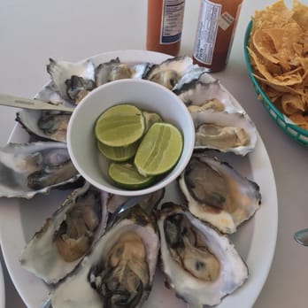 El Guero - Oysters on the shell - Mexican Near Me - Rosarito, BCN El Guero - Oysters on the shell - Mexican Near Me - Rosarito, BCN