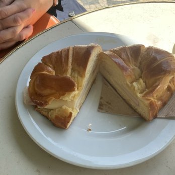 A Brasileira - Ham & cheese on croissant - Cafes Near Me - Lisbon, 11