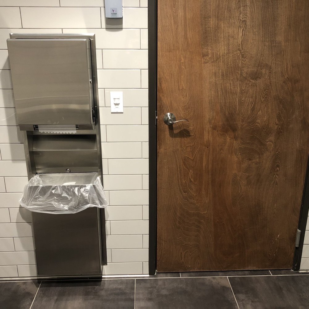 The Laundry Basket - Women's bathroom, very clean - Laundromat Near Me - Loveland, Colorado The Laundry Basket - Women's bathroom, very clean - Laundromat Near Me - Loveland, Colorado