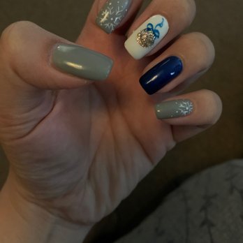 Oasis Salon Studio & Spa - Vicky did awesome on my Christmas nails maybe simple but I love it! Give her a try guys I don't think you'll be disappointed. - Hair Salons Near Me - Largo, Florida Oasis Salon Studio & Spa - Vicky did awesome on my Christmas nails maybe simple but I love it! Give her a try guys I don't think you'll be disappointed. - Hair Salons Near Me - Largo, Florida