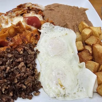El Muelle De San Blas - Chilaquiles rojo w carne asada - Mexican Near Me - Corpus Christi, Texas El Muelle De San Blas - Chilaquiles rojo w carne asada - Mexican Near Me - Corpus Christi, Texas