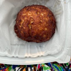 Horace and Dickies Seafood of Glenarden - Crab Cake Sandwich