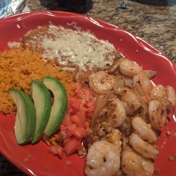 El Burrito Loco - Grilled shrimp, onions, rice, beans and avocado - Mexican Near Me - Grandville, Michigan