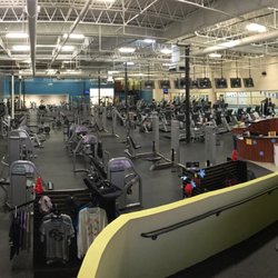 Gold's Gym - Front Gym Overview