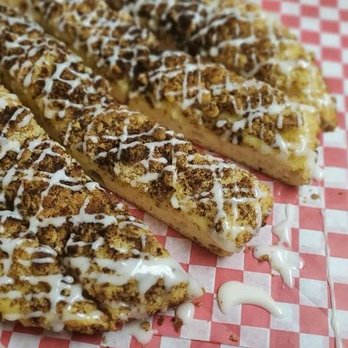 Outlaw Pizza - Cinnamon Roll Dessert Pizza - Pizza Near Me - Centerton, Arkansas Outlaw Pizza - Cinnamon Roll Dessert Pizza - Pizza Near Me - Centerton, Arkansas