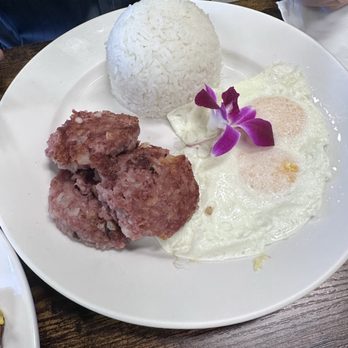 Guieb Cafe - Corned Beef Hash and Eggs - New American Near Me - Honolulu, Hawaii