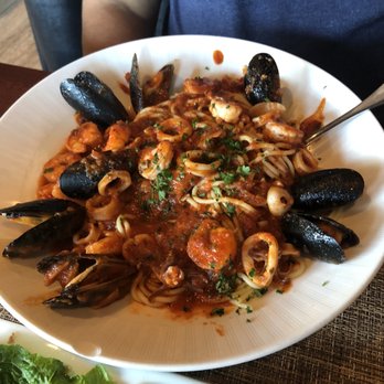 Lucia's - Large serving Frutti di Mare - Pizza Near Me - Sterling, Virginia