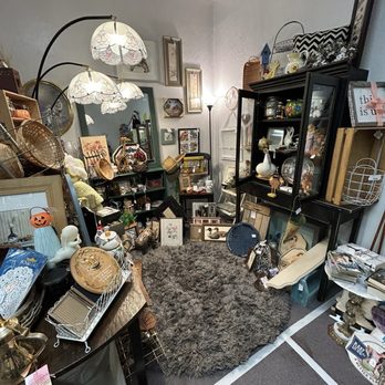 Bert’s Vintage Treasures - Flea Markets Near Me - Price, Utah Bert’s Vintage Treasures - Flea Markets Near Me - Price, Utah