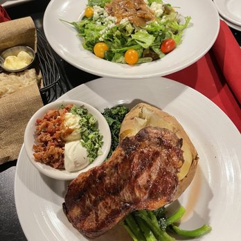 Wapato Point Cellars - Steakhouses Near Me - Manson, Washington