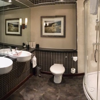 Hampshire Hog - Double bathroom - Hotels Near Me - Hampshire, HAM