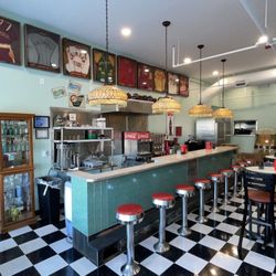 Griddles Malt Shoppe - Vintage 1932 lunch counter