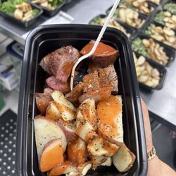 Gainz and Shreds Meal Prep - Buffalo tri tip meal
