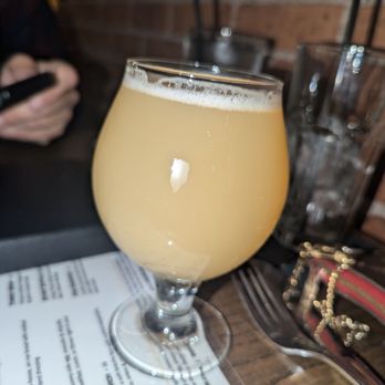 The Main Pub - American Near Me - Manchester, Connecticut