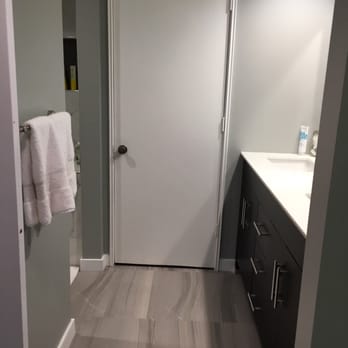 Pearl Remodeling - Entrance showing new tile & vanity area transitioning to shower & toilet - General Contractors Near Me - Reseda, California Pearl Remodeling - Entrance showing new tile & vanity area transitioning to shower & toilet - General Contractors Near Me - Reseda, California