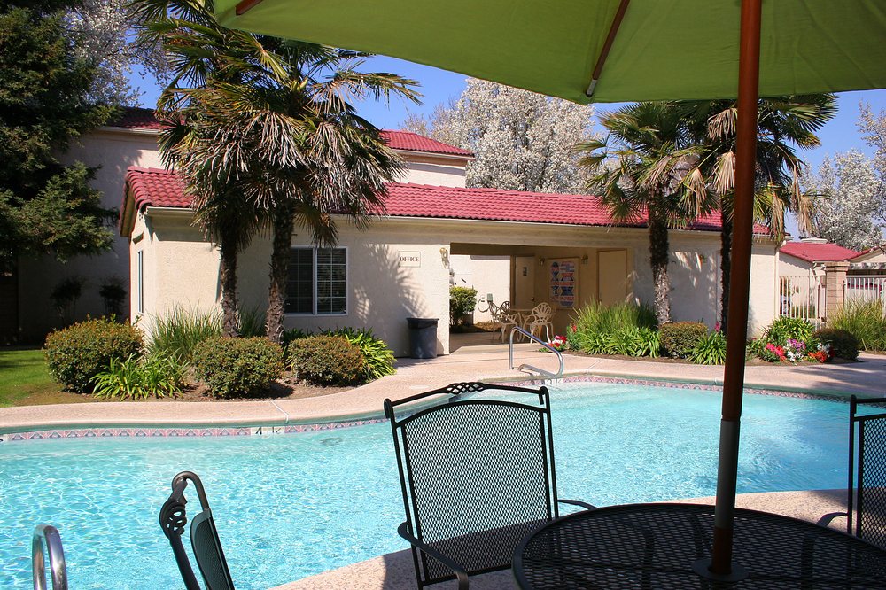 GOLDEN OAK Updated September 2024 13 Photos 800 N Lovers Ln