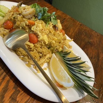 Golden Spoon - Pineapple Fried Rica - Thai Near Me - Manteca, California Golden Spoon - Pineapple Fried Rica - Thai Near Me - Manteca, California