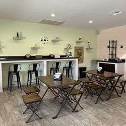 Alkimia Coffee House & Roaster - Inside.