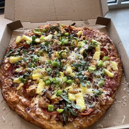 Build Your Own sausage: pepperoni; bacon and pineapple pizza. So good. Build Your Own sausage: pepperoni; bacon and pineapple pizza. So good.