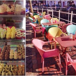 Eat More Cake! - Im Sommer draußen auf bunten Stühlen