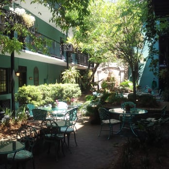 Indigo Inn - The courtyard - Hotels Near Me - Charleston, South Carolina Indigo Inn - The courtyard - Hotels Near Me - Charleston, South Carolina