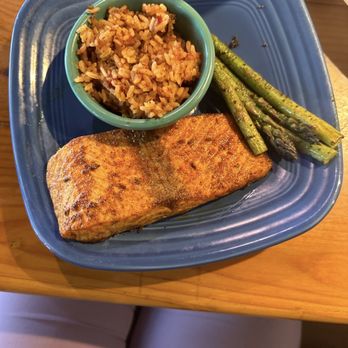 Gilligan's Seafood Restaurant - Beaufort - Seafood Near Me - Beaufort, South Carolina