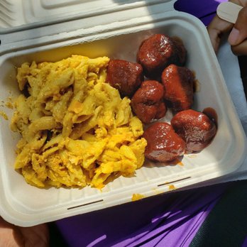 Go Vegan San Antonio - BBQ wingz & mac & cheeze - Vegan Near Me - Universal City, Texas Go Vegan San Antonio - BBQ wingz & mac & cheeze - Vegan Near Me - Universal City, Texas