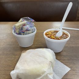 Sliced sandwich, Brunswick stew and crackers Sliced sandwich, Brunswick stew and crackers