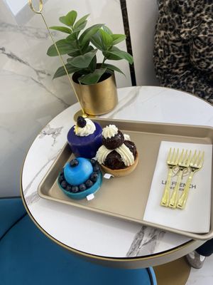 Le French Patisserie by null