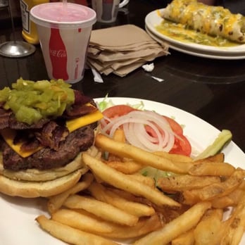 Chile Ristra - Very good hamburger with chile and bacon. - New American Near Me - Albuquerque, New Mexico