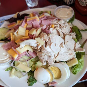 Morristown Diner - Cobb Salad - Diners Near Me - Morristown, New Jersey
