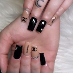 Nail Spa Pro Of Colonia - Chanel logo with rhinestones