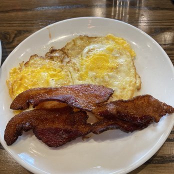 Another Broken Egg Cafe - Eggs and bacon - Breakfast & Brunch Near Me - Westlake, Ohio