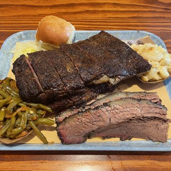 Heritage Smokehouse - Brisket and ribs with Mac and cheese and green beans - Barbeque Near Me - Baltimore, Maryland Heritage Smokehouse - Brisket and ribs with Mac and cheese and green beans - Barbeque Near Me - Baltimore, Maryland