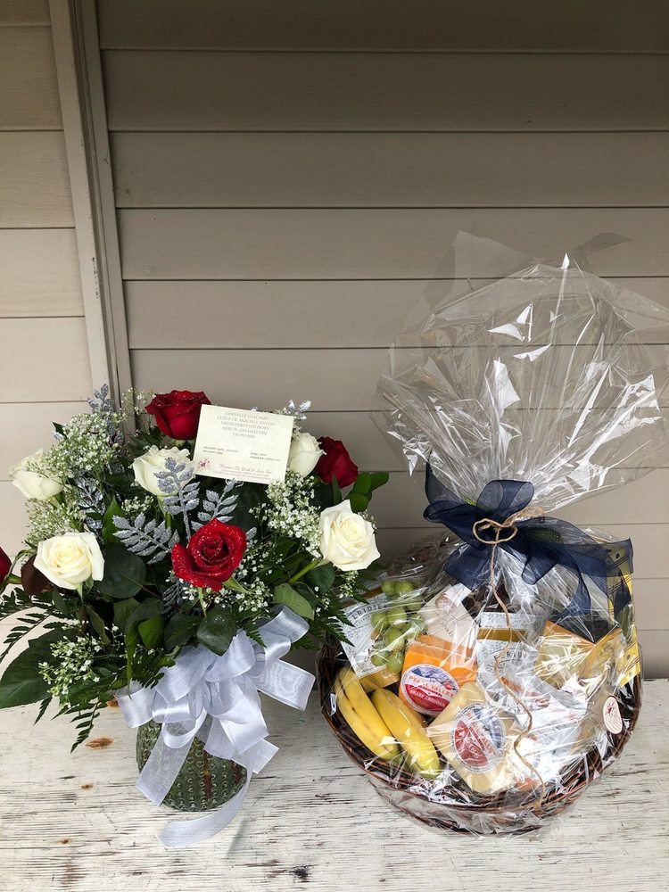 FLOWERS BY DICK & SON Updated August 2024 17 Photos & 11 Reviews