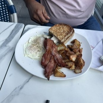 Silver Diner - Diners Near Me - Gaithersburg, Maryland Silver Diner - Diners Near Me - Gaithersburg, Maryland